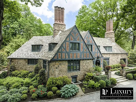 Imagem Casa com 5 Quartos à Venda, em Bronxville - New York City Imagem Casa com 5 Quartos à Venda, em Bronxville - New York City