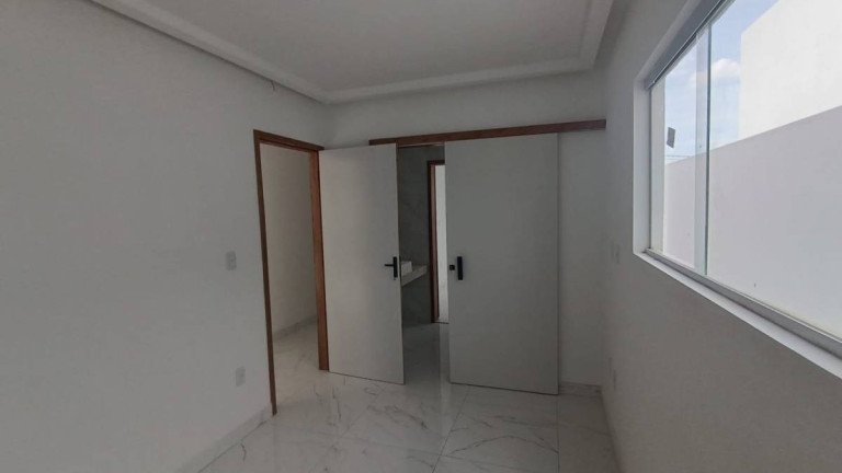Imagem Casa com 3 Quartos à Venda, 130 m² Imagem Casa com 3 Quartos à Venda, 130 m²
