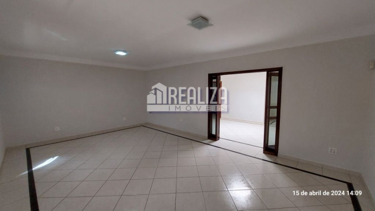 Imagem Sobrado com 4 Quartos para Alugar, 300 m² em Jardim Induberaba - Uberaba Imagem Sobrado com 4 Quartos para Alugar, 300 m² em Jardim Induberaba - Uberaba