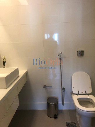 Imagem Apartamento com 3 Quartos à Venda, 220 m² em Barra Da Tijuca - Rio De Janeiro