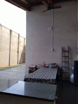 Imagem Casa com 3 Quartos à Venda, 161 m² em Vila São José - Taubaté Imagem Casa com 3 Quartos à Venda, 161 m² em Vila São José - Taubaté