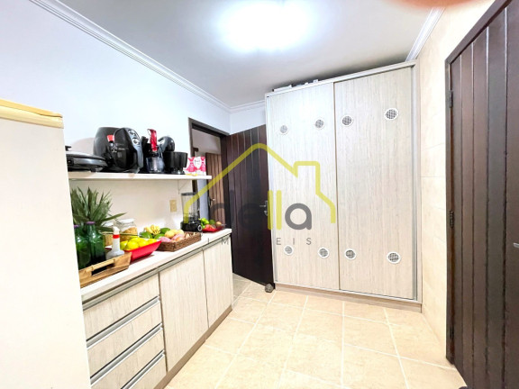 Imagem Casa com 4 Quartos à Venda, 255 m² em Boa Vista - Joinville Imagem Casa com 4 Quartos à Venda, 255 m² em Boa Vista - Joinville