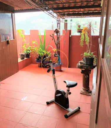 Imagem Casa com 8 Quartos à Venda, 380 m² em Artistas - Teresópolis