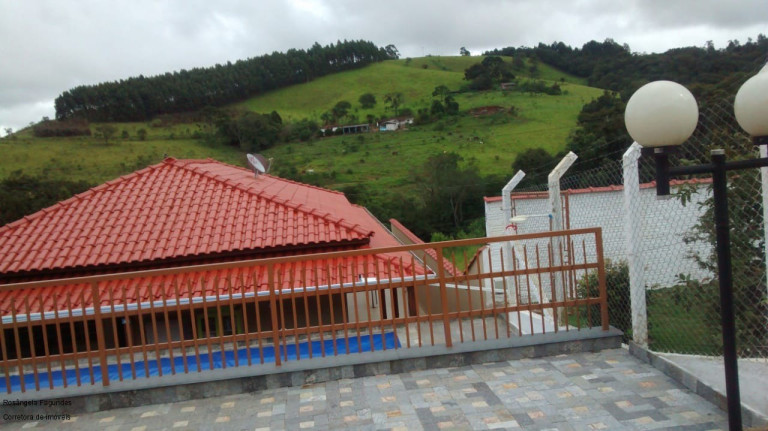 Imagem Imóvel com 3 Quartos à Venda, 160 m² em Terras De Santo Antonio - Caldas Imagem Imóvel com 3 Quartos à Venda, 160 m² em Terras De Santo Antonio - Caldas