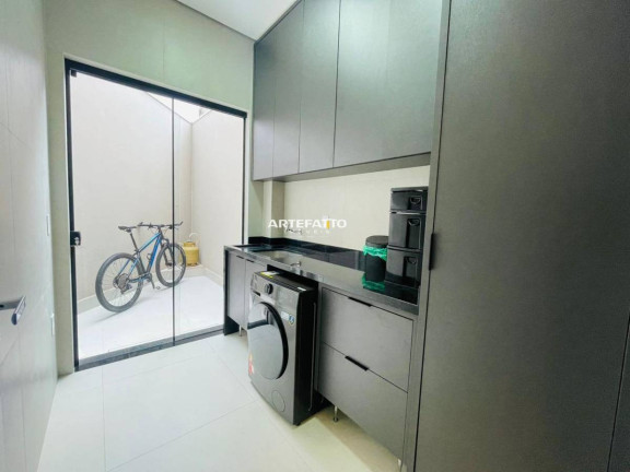 Imagem Sobrado com 4 Quartos à Venda, 250 m² Imagem Sobrado com 4 Quartos à Venda, 250 m²