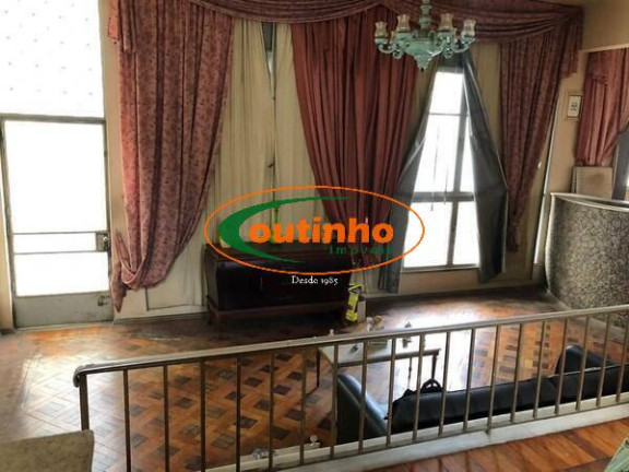Imagem Casa com 6 Quartos à Venda, 367 m² em Tijuca - Rio De Janeiro Imagem Casa com 6 Quartos à Venda, 367 m² em Tijuca - Rio De Janeiro