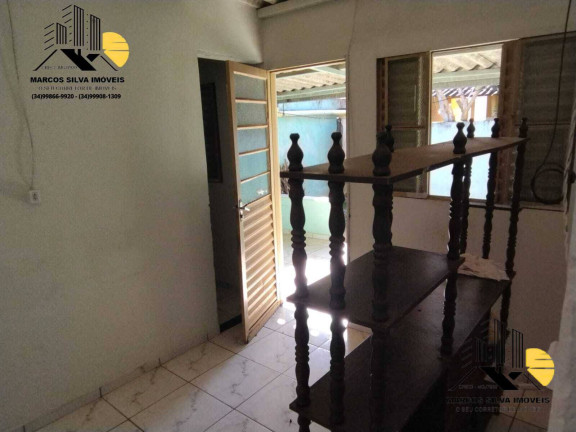 Imagem Casa com 3 Quartos à Venda, 300 m² em Segismundo Pereira - Uberlândia Imagem Casa com 3 Quartos à Venda, 300 m² em Segismundo Pereira - Uberlândia