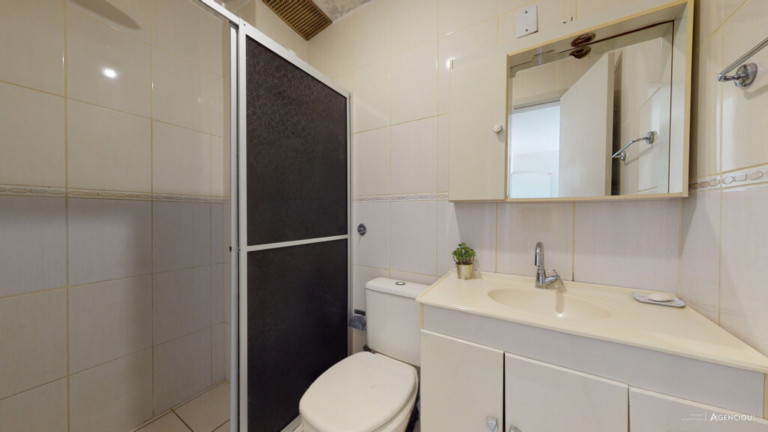 Imagem Imóvel com 2 Quartos à Venda, 73 m² em Cristal - Porto Alegre Imagem Imóvel com 2 Quartos à Venda, 73 m² em Cristal - Porto Alegre