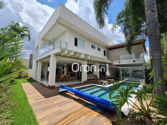 Sobrado com 4 Quartos à Venda, 365 m² em Alphaville Araguaia - Goiânia