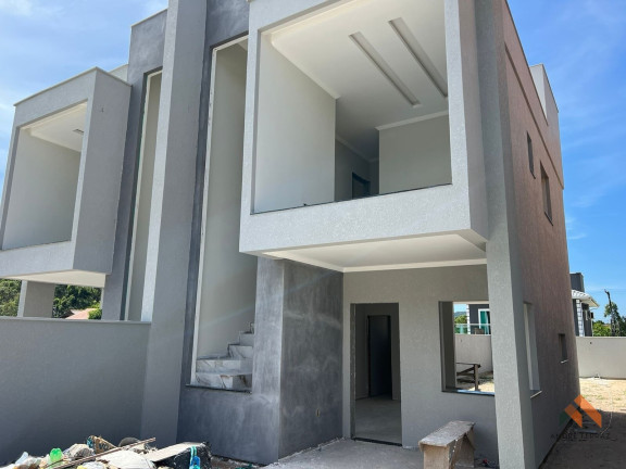 Imagem Casa com 3 Quartos à Venda, 100 m²