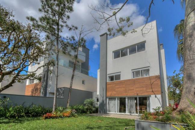 Imagem Imóvel com 3 Quartos à Venda, 300 m² em Pedra Redonda - Porto Alegre Imagem Imóvel com 3 Quartos à Venda, 300 m² em Pedra Redonda - Porto Alegre