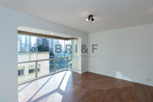Apartamento com 3 Quartos à Venda ou Locação, 110 m² em Vila Olímpia - São Paulo