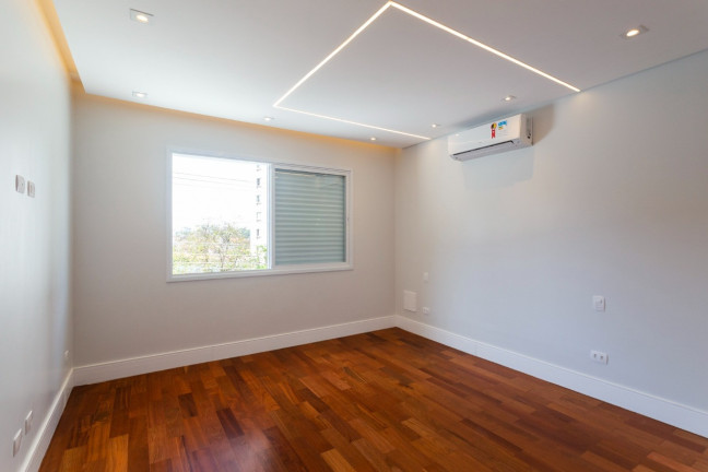 Imagem Casa com 3 Quartos à Venda, em Vila Madalena - São Paulo Imagem Casa com 3 Quartos à Venda, em Vila Madalena - São Paulo