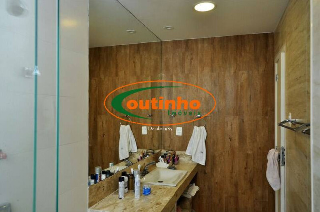Imagem Apartamento com 3 Quartos à Venda, 130 m² em Tijuca - Rio De Janeiro Imagem Apartamento com 3 Quartos à Venda, 130 m² em Tijuca - Rio De Janeiro