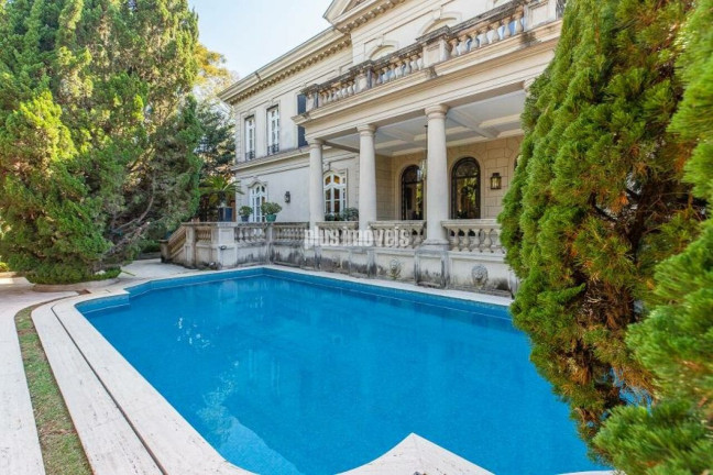 Imagem Casa com 6 Quartos à Venda, 1.750 m² em Morumbi - São Paulo Imagem Casa com 6 Quartos à Venda, 1.750 m² em Morumbi - São Paulo