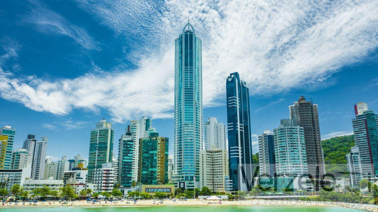 Apartamento com 3 Quartos à Venda, 164 m² em Pioneiros - Balneário Camboriú