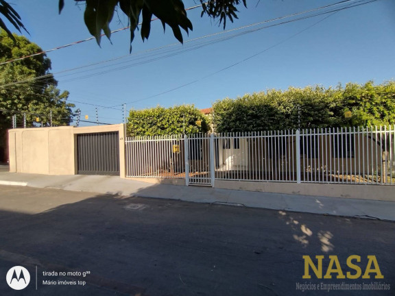Imagem Casa com 3 Quartos à Venda, 319 m² em Dom Aquino - Cuiabá Imagem Casa com 3 Quartos à Venda, 319 m² em Dom Aquino - Cuiabá