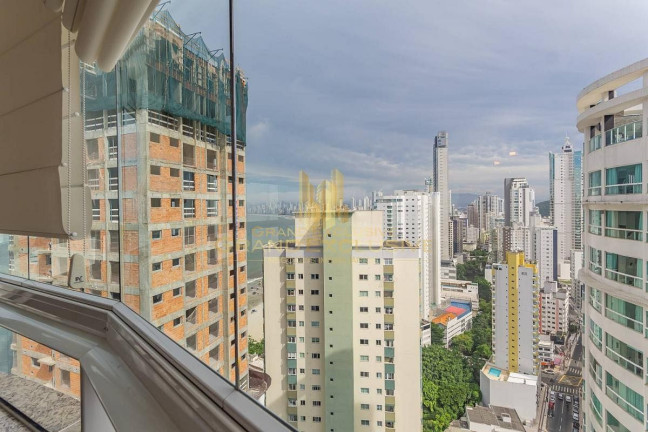 Imagem Apartamento com 3 Quartos à Venda, 142 m² em Pioneiros - Balneário Camboriú Imagem Apartamento com 3 Quartos à Venda, 142 m² em Pioneiros - Balneário Camboriú