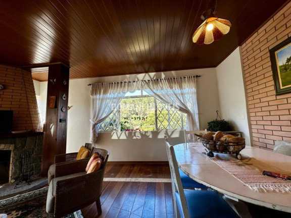 Imagem Casa com 4 Quartos à Venda, 170 m² em Região Do Vale Encantado - Campos Do Jordão Imagem Casa com 4 Quartos à Venda, 170 m² em Região Do Vale Encantado - Campos Do Jordão
