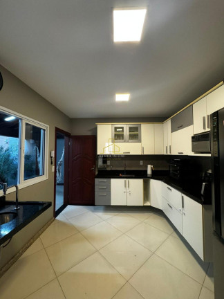 Imagem Casa com 3 Quartos à Venda, 235 m² em Colina De Laranjeiras - Serra