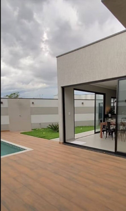 Imagem Casa com 3 Quartos à Venda, 350 m² em Taubaté Imagem Casa com 3 Quartos à Venda, 350 m² em Taubaté