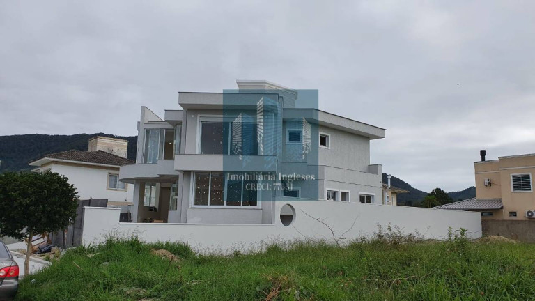 Casa com 3 Quartos à Venda, 420 m² em São João Do Rio Vermelho - Florianópolis