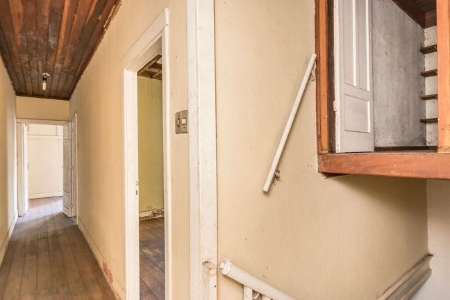 Imagem Casa com 3 Quartos à Venda, 305 m² em Floresta - Porto Alegre Imagem Casa com 3 Quartos à Venda, 305 m² em Floresta - Porto Alegre