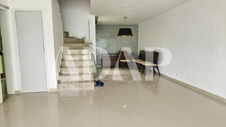 Imagem Casa com 3 Quartos à Venda, 220 m² em Vargem Pequena - Rio De Janeiro