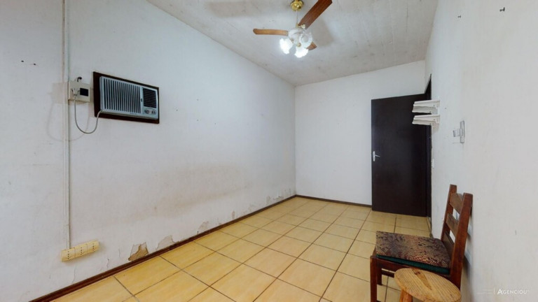 Imagem Imóvel com 4 Quartos à Venda, em Guarujá - Porto Alegre Imagem Imóvel com 4 Quartos à Venda, em Guarujá - Porto Alegre