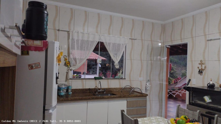 Imagem Chácara com 3 Quartos à Venda, 170 m² em Pocinhos Do Rio Verde - Caldas Imagem Chácara com 3 Quartos à Venda, 170 m² em Pocinhos Do Rio Verde - Caldas