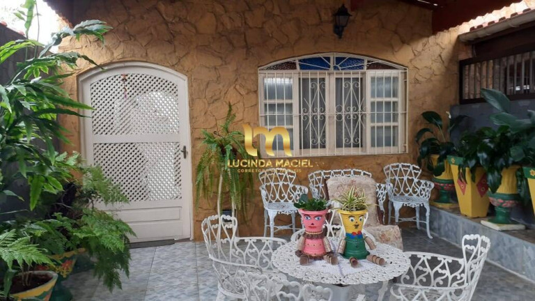Imagem Casa com 3 Quartos à Venda, 210 m² em Maracanã - Praia Grande