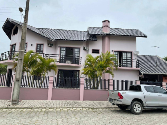 Imagem Casa com 3 Quartos à Venda, 185 m² em Morrinhos - Bombinhas Imagem Casa com 3 Quartos à Venda, 185 m² em Morrinhos - Bombinhas
