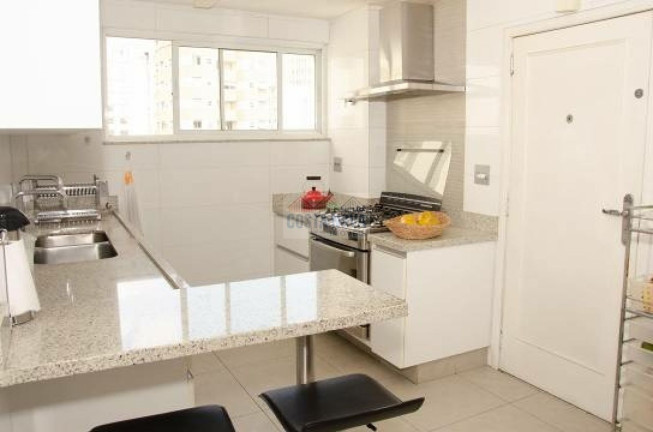 Imagem Apartamento com 4 Quartos à Venda, 208 m²