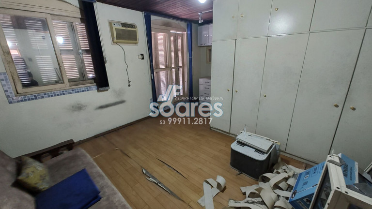 Imagem Sobrado com 3 Quartos à Venda, 127 m² em Porto - Pelotas