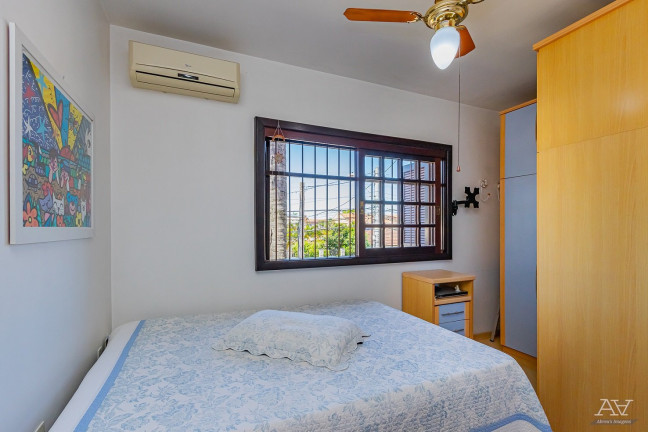 Imagem Casa com 4 Quartos à Venda, 210 m² em Niterói - Canoas Imagem Casa com 4 Quartos à Venda, 210 m² em Niterói - Canoas