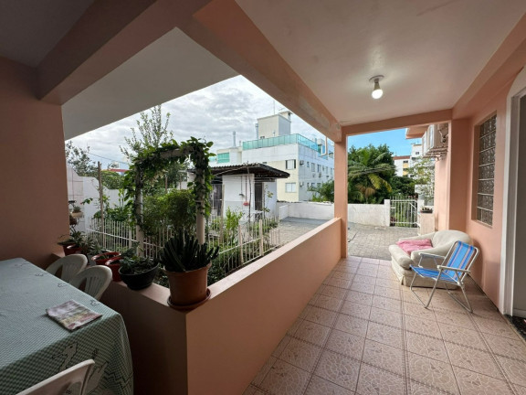 Imagem Casa com 4 Quartos à Venda, 251 m² em Coqueiros - Florianópolis