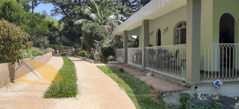 Imagem Chácara com 5 Quartos à Venda, 250 m² Imagem Chácara com 5 Quartos à Venda, 250 m²