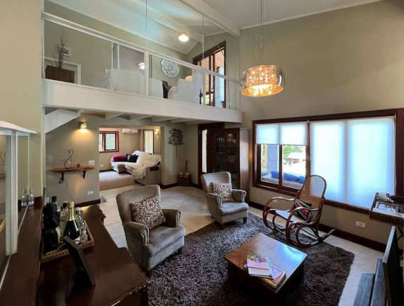 Imagem Casa com 5 Quartos à Venda, em Algarve - Cotia Imagem Casa com 5 Quartos à Venda, em Algarve - Cotia