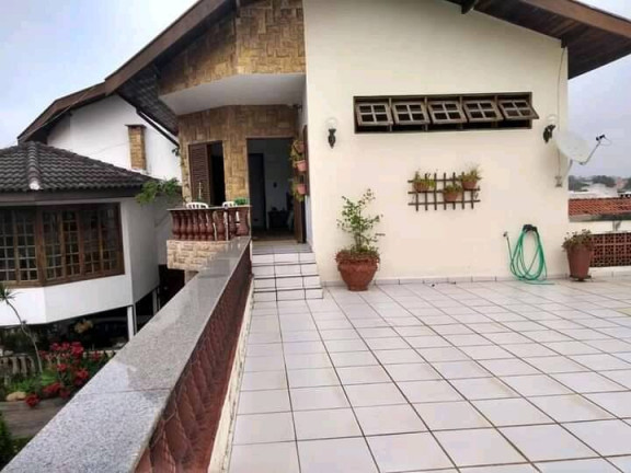 Imagem Casa com 3 Quartos à Venda, 428 m² em Cidade Jardim - Jacareí