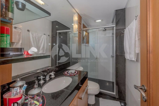 Imagem Apartamento com 3 Quartos à Venda, 201 m² em Moinhos De Vento - Porto Alegre Imagem Apartamento com 3 Quartos à Venda, 201 m² em Moinhos De Vento - Porto Alegre