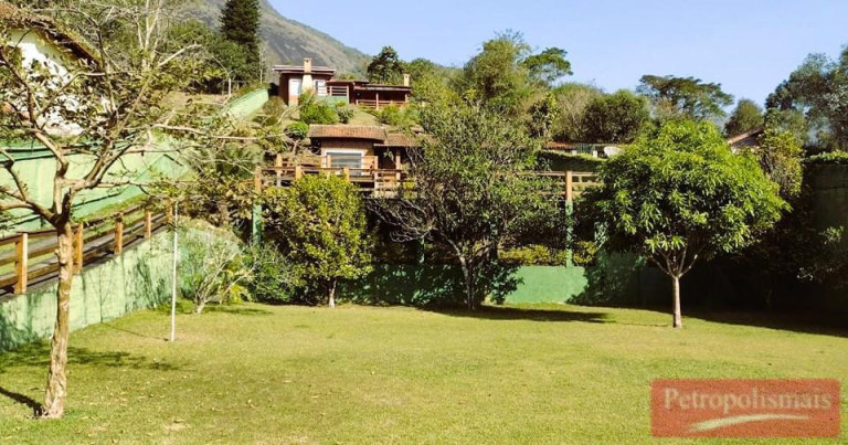 Casa com 3 Quartos à Venda, 254 m² em Samambaia - Petrópolis