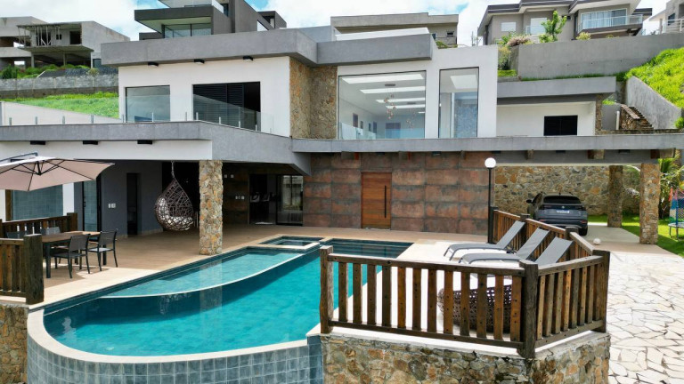 Imagem Casa de Condomínio com 5 Quartos à Venda, 1.000 m² em Centro - Joanópolis