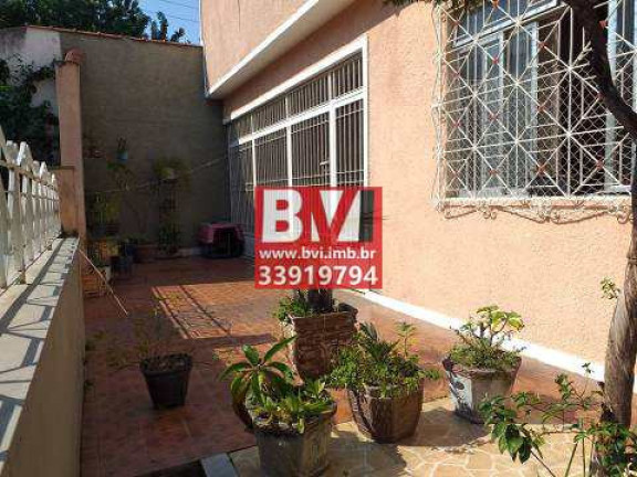 Imagem Casa com 3 Quartos à Venda, 116 m² em Vila Da Penha - Rio De Janeiro Imagem Casa com 3 Quartos à Venda, 116 m² em Vila Da Penha - Rio De Janeiro