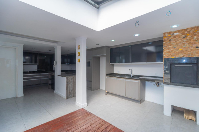 Imagem Sobrado com 2 Quartos para Alugar, 88 m² em Alto Boqueirão - Curitiba