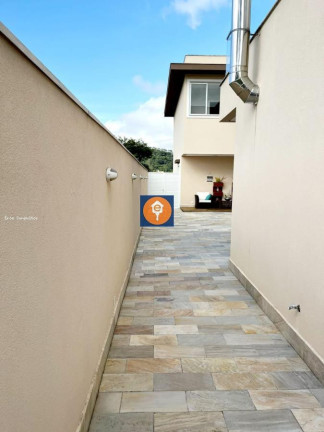 Imagem Casa com 4 Quartos à Venda, 500 m²