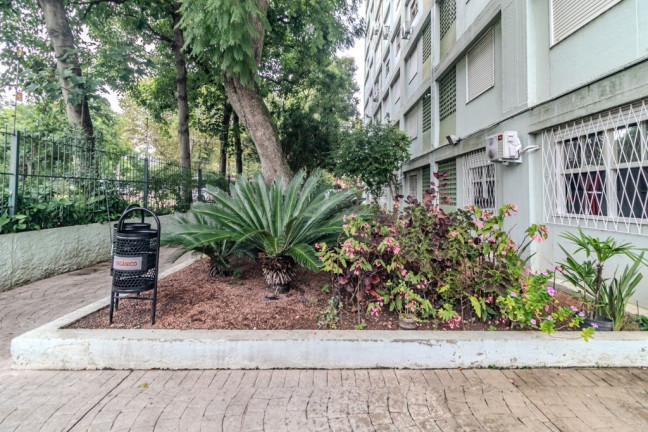 Imagem Imóvel com 2 Quartos à Venda, 56 m² em Menino Deus - Porto Alegre Imagem Imóvel com 2 Quartos à Venda, 56 m² em Menino Deus - Porto Alegre