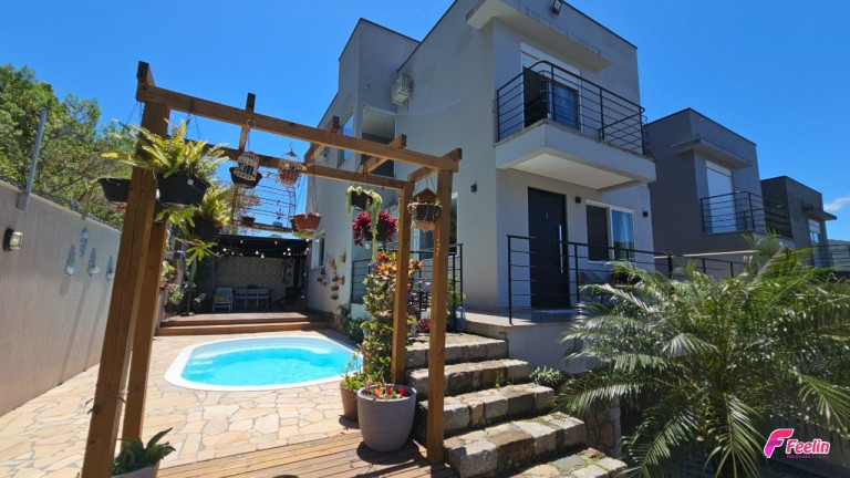 Imagem Casa com 3 Quartos à Venda, 178 m² em Córrego Grande - Florianópolis Imagem Casa com 3 Quartos à Venda, 178 m² em Córrego Grande - Florianópolis