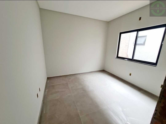 Imagem Casa com 3 Quartos à Venda, em Uvaranas - Ponta Grossa Imagem Casa com 3 Quartos à Venda, em Uvaranas - Ponta Grossa