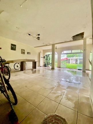 Imagem Sobrado com 5 Quartos à Venda, 420 m² em Bacacheri - Curitiba Imagem Sobrado com 5 Quartos à Venda, 420 m² em Bacacheri - Curitiba