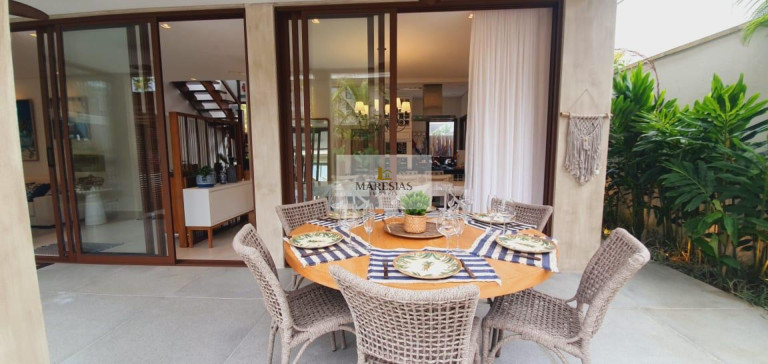 Imagem Casa com 5 Quartos à Venda, 240 m² em Maresias - São Sebastião Imagem Casa com 5 Quartos à Venda, 240 m² em Maresias - São Sebastião